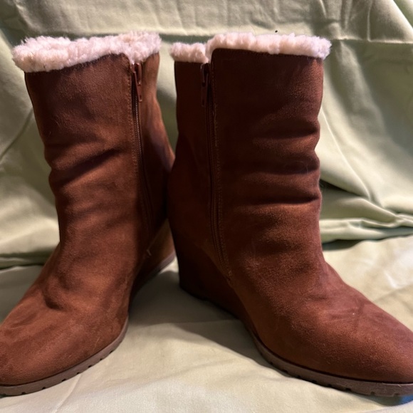 Jounee Nonie Wedge Boots - Picture 2 of 6